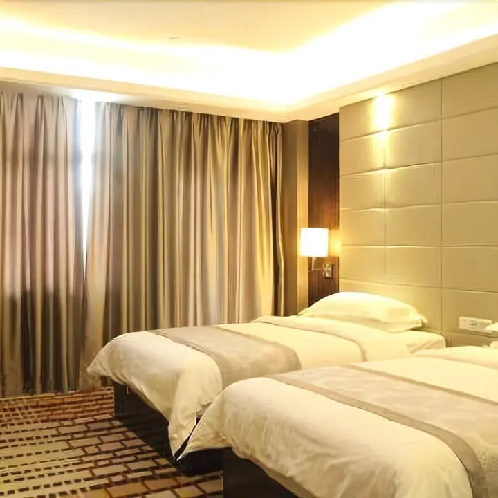 Чжуншань: Qinyuan Hotel