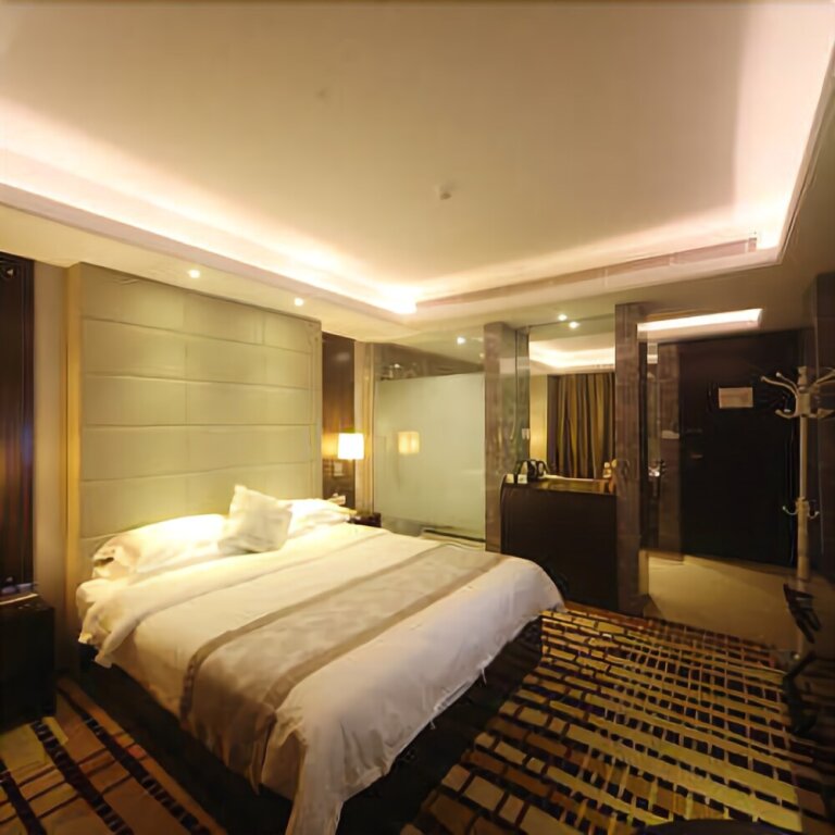 Чжуншань: Qinyuan Hotel