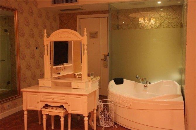 Наньнин: Li Tai International Hotel