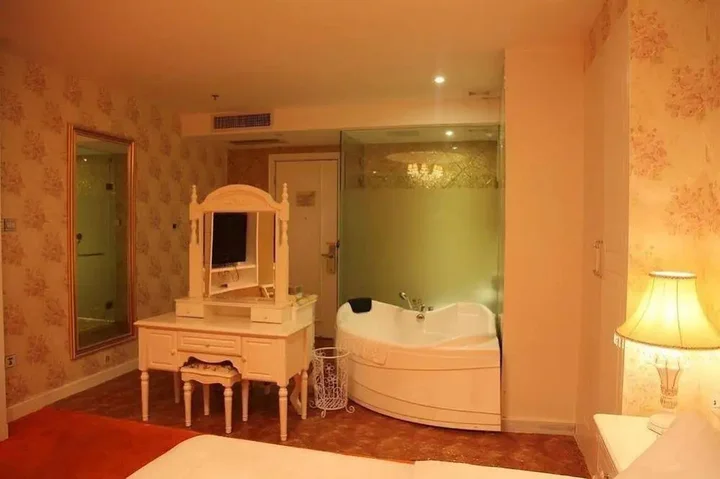 Наньнин: Li Tai International Hotel