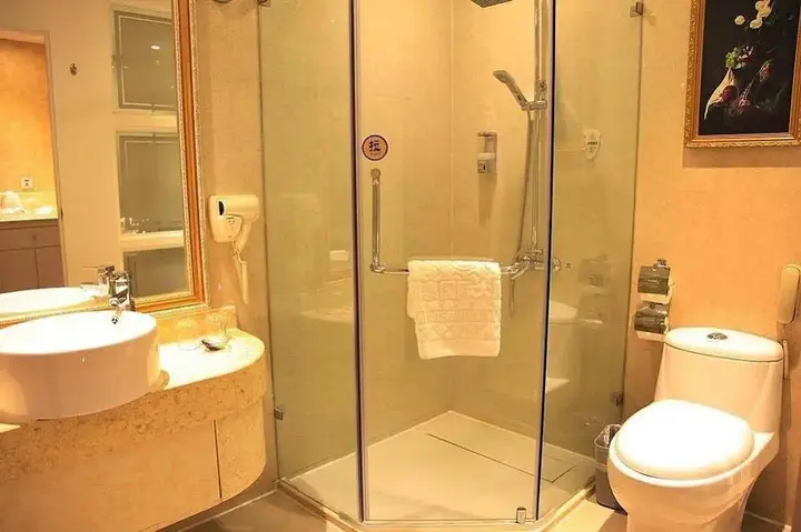 Наньнин: Li Tai International Hotel