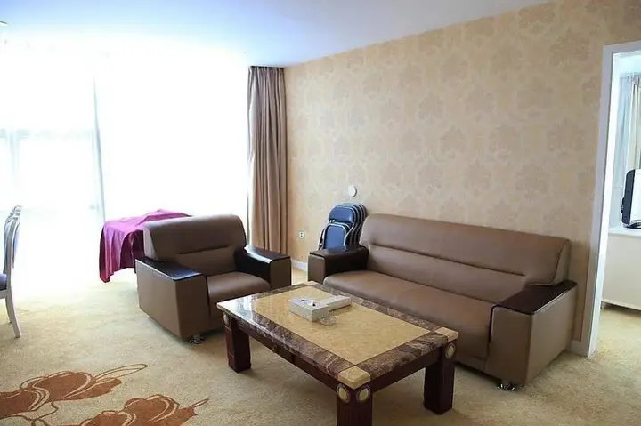 Наньнин: Li Tai International Hotel