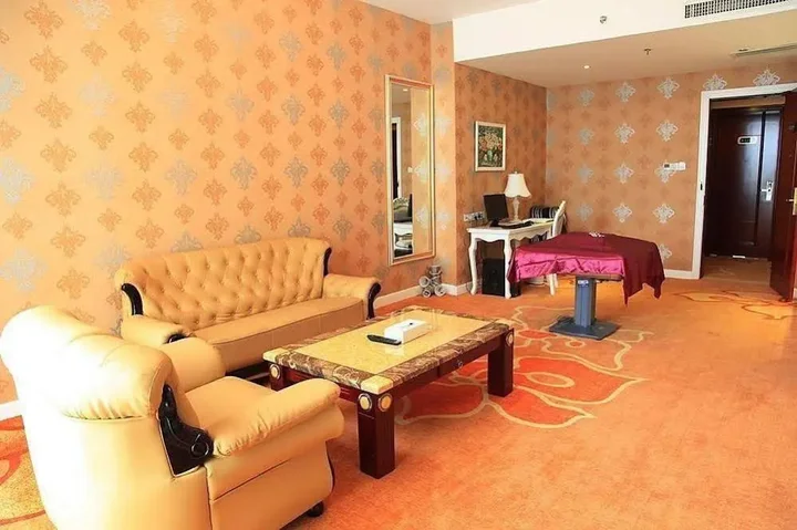 Наньнин: Li Tai International Hotel