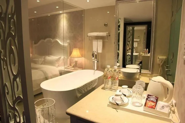 Наньнин: Li Tai International Hotel