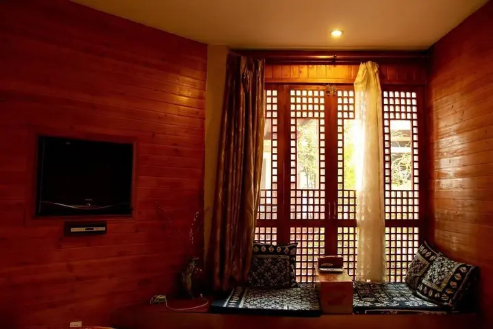 Лицзян: Lijiang V12 Inn