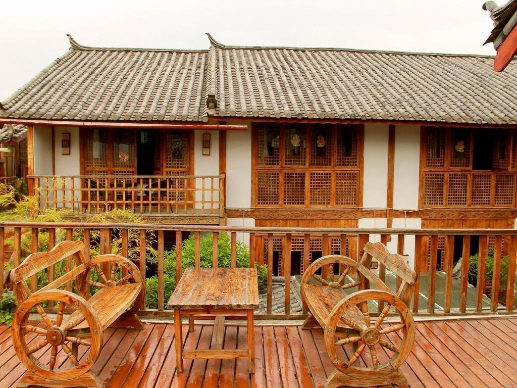 Лицзян: Lijiang V12 Inn