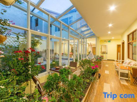 Шангри-Ла: Shangri la Joy Boutique Yododo Inn