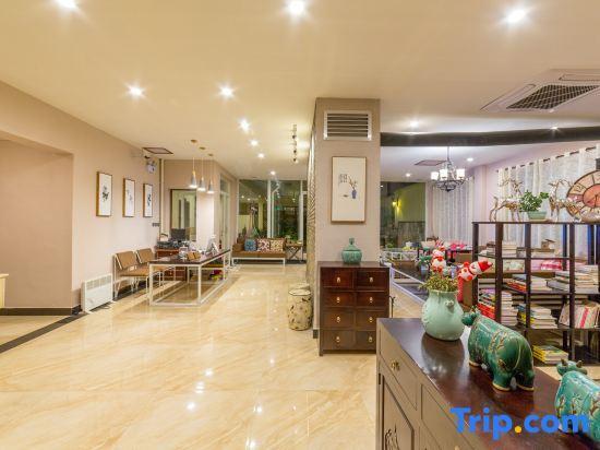 Шангри-Ла: Shangri la Joy Boutique Yododo Inn
