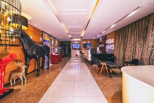 Циндао: Jingyuan Lianduo Boutique Hotel Qingdao May Fourth Square Branch