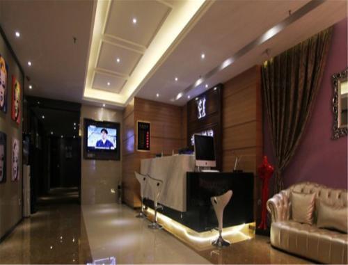 Циндао: Jingyuan Lianduo Boutique Hotel Qingdao May Fourth Square Branch