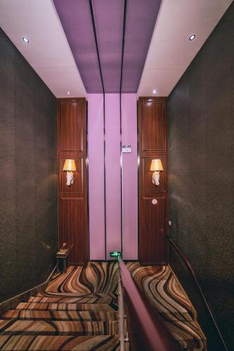 Циндао: Jingyuan Lianduo Boutique Hotel Qingdao May Fourth Square Branch