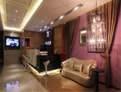 Циндао: Jingyuan Lianduo Boutique Hotel Qingdao May Fourth Square Branch
