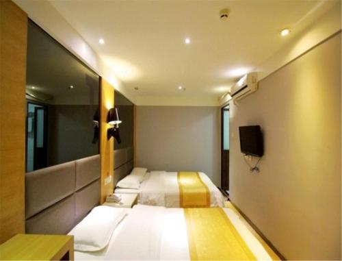 Циндао: Jingyuan Lianduo Boutique Hotel Qingdao May Fourth Square Branch