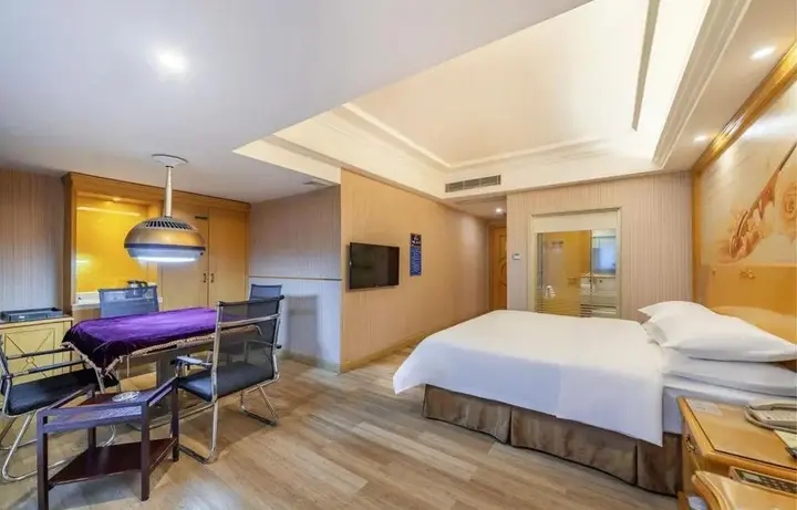 Дунгуань: Vienna Hotel Dongguan Shatian Humen Port