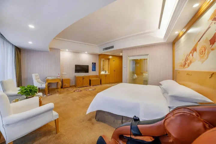 Дунгуань: Vienna Hotel Dongguan Shatian Humen Port