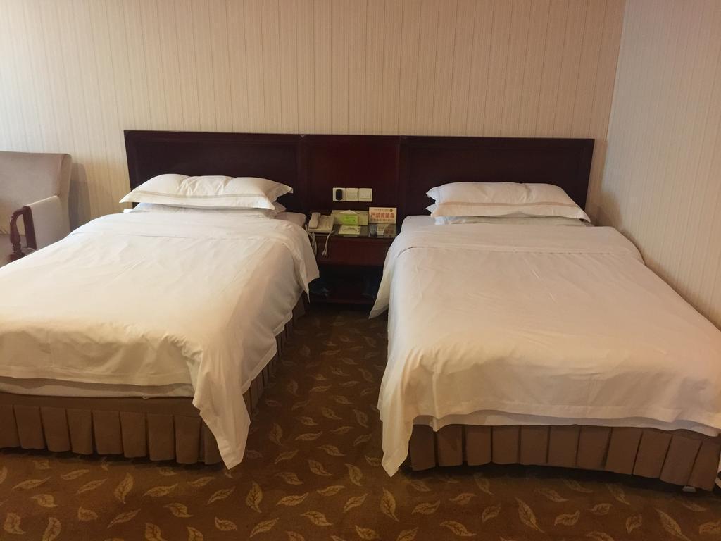 Шэньчжэнь: Vienna Hotel Shenzhen Haiwan