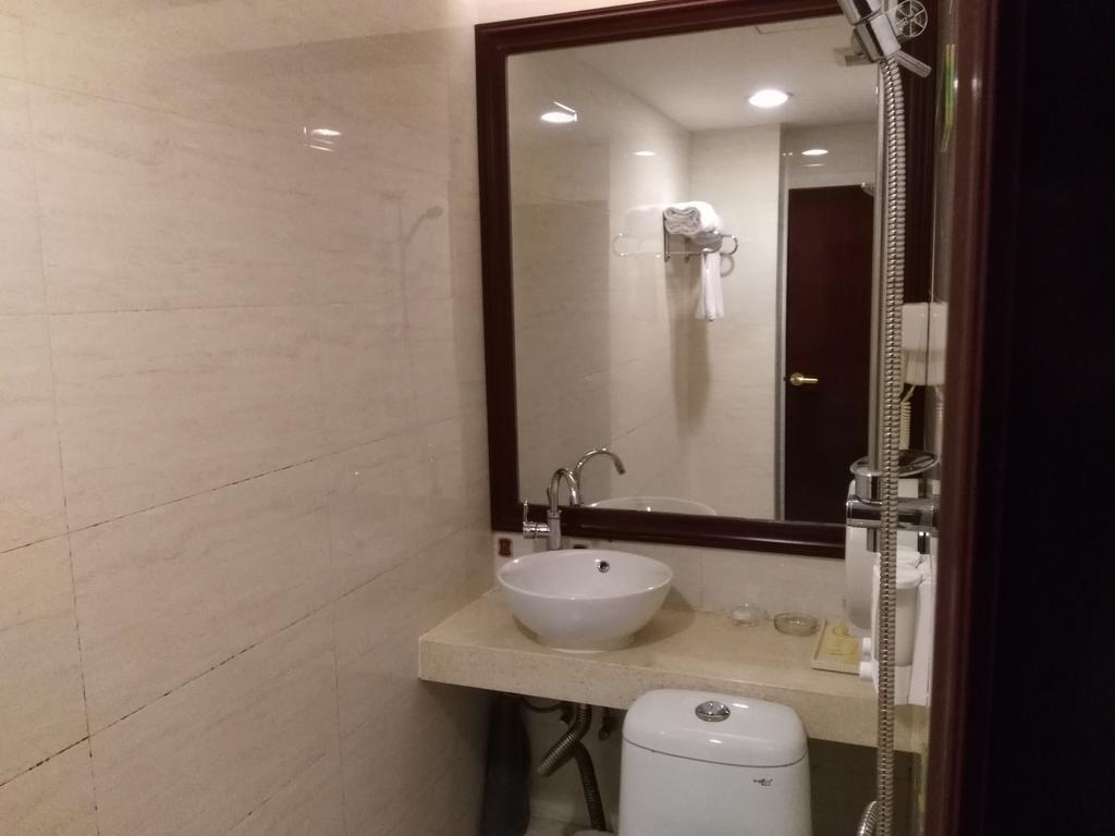 Шэньчжэнь: Vienna Hotel Shenzhen Haiwan