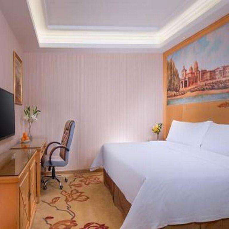 Шэньчжэнь: Vienna Hotel Shawan