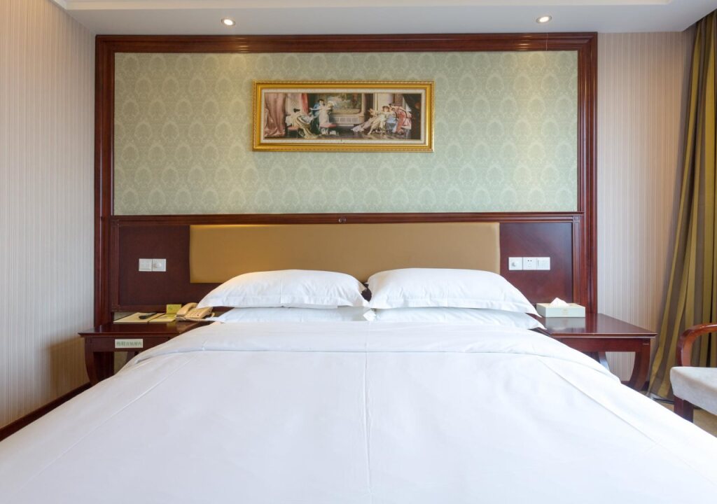 Гуанчжоу: Vienna Hotel Guangzhou Shaheding Metro Station