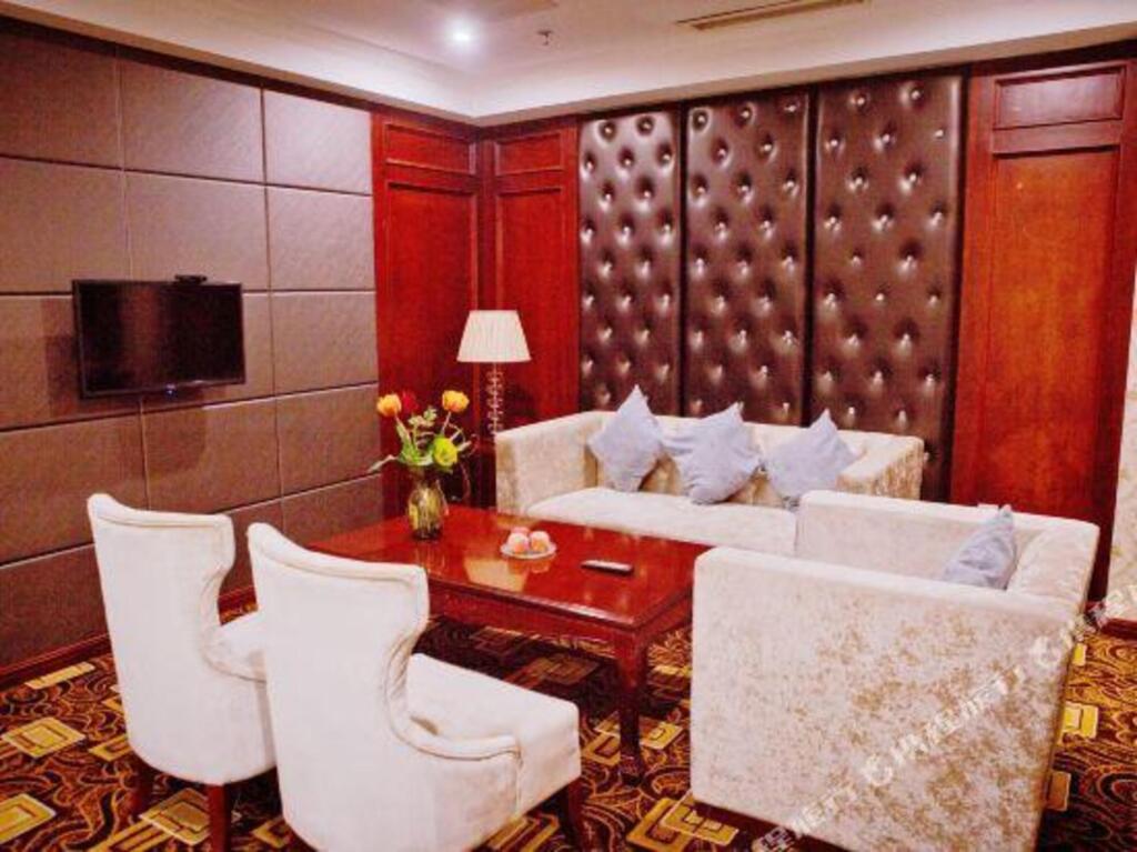 Дайинг: Ocean Holiday Hotel