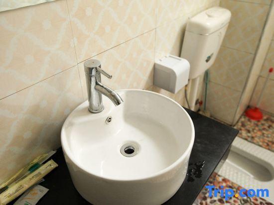 Джин-Чжоу: Qingquan Hotel