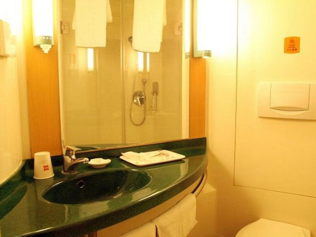Ibis Hotel Zhongshan Huangpu — фото 2