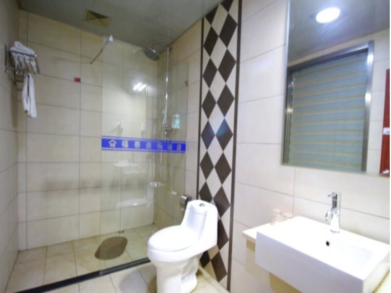 Цзюцзян: Jiujiang Futai 118 Hotel Ermudi