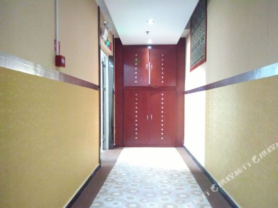Чжуншань: Jiahao Business Hotel