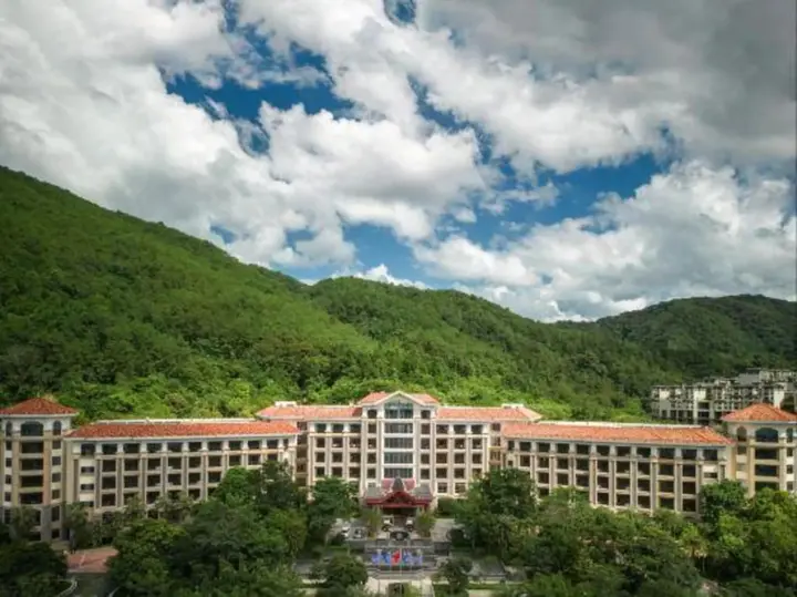 Лунъянь: Yongding Tianzi Hot Spring Holiday Resort Longbowan Hotel