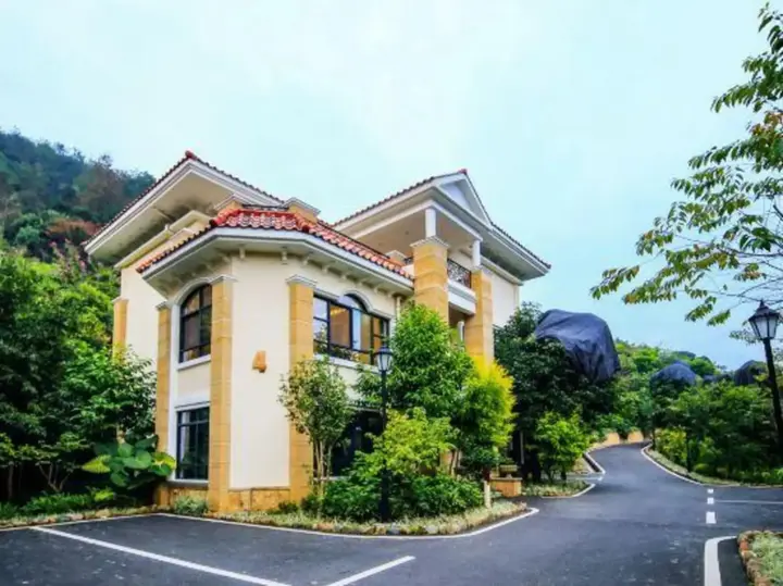 Лунъянь: Yongding Tianzi Hot Spring Holiday Resort Longbowan Hotel