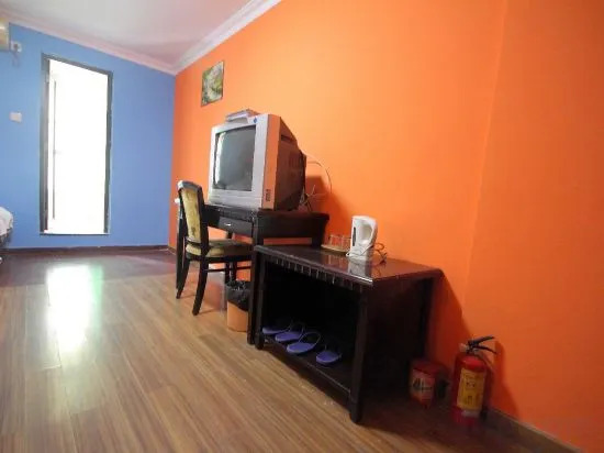 Чжуншань: Junjue Hotel