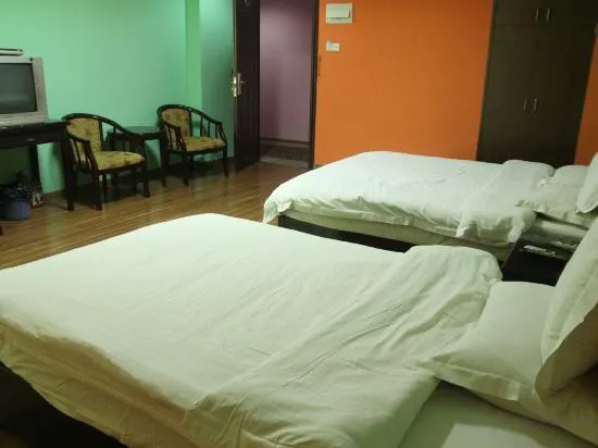 Чжуншань: Junjue Hotel