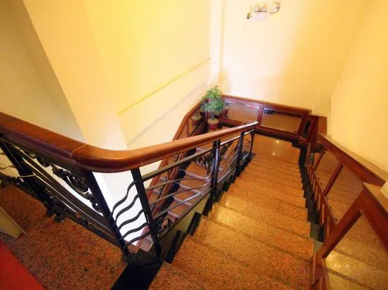Чжуншань: Junjue Hotel