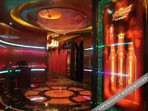 Чжуншань: Zhongshan Haolong Business Hotel
