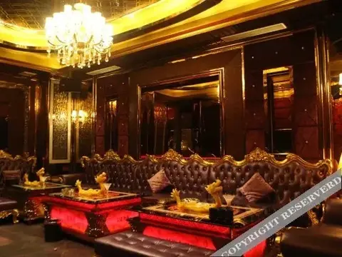 Чжуншань: Zhongshan Haolong Business Hotel