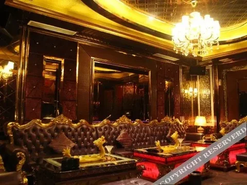 Чжуншань: Zhongshan Haolong Business Hotel