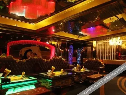 Чжуншань: Zhongshan Haolong Business Hotel