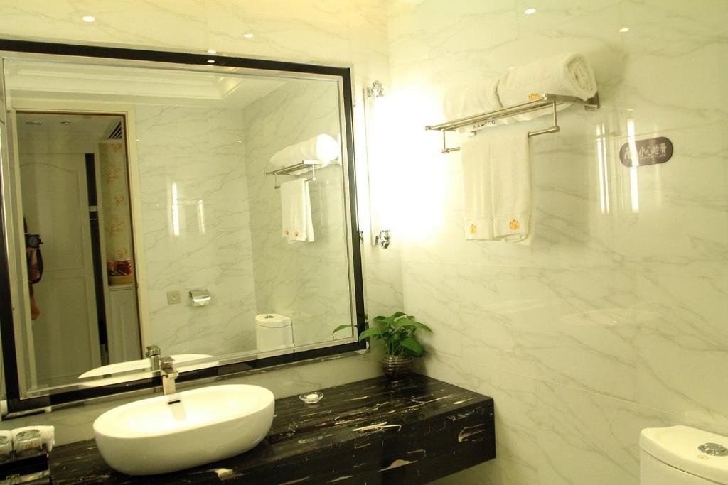 Чжуншань: Sky Line Hotel