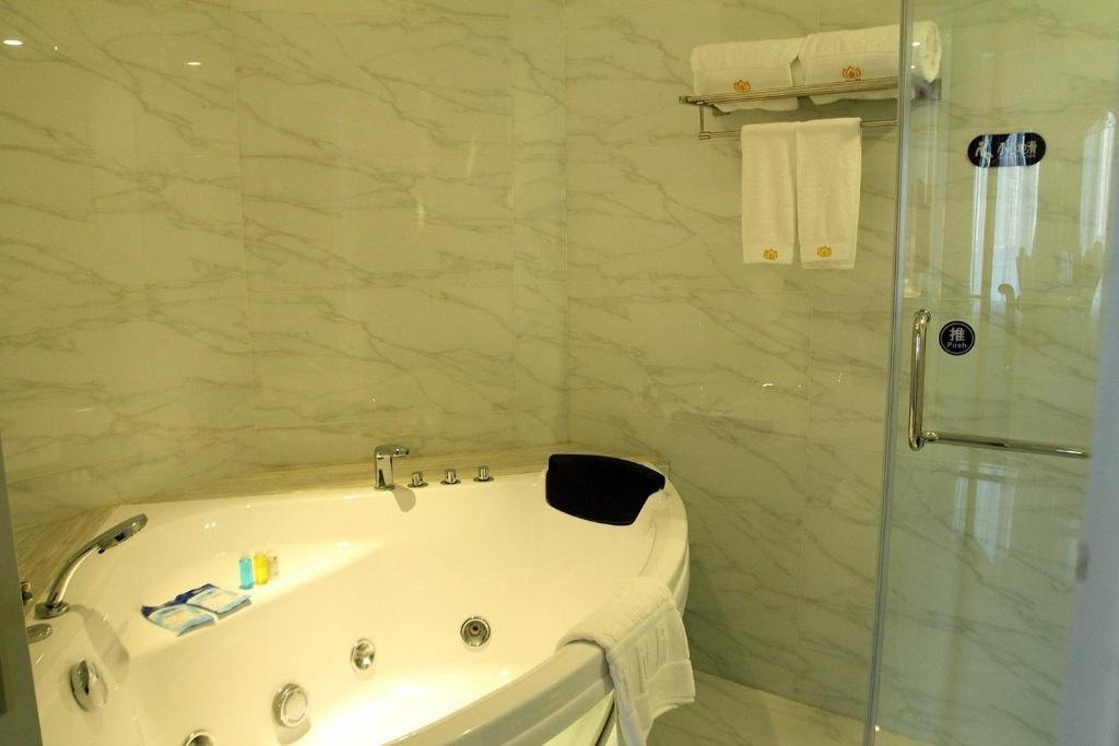 Чжуншань: Sky Line Hotel