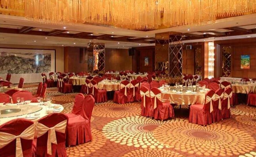 Синьян: Xinyang East Earl Hotel