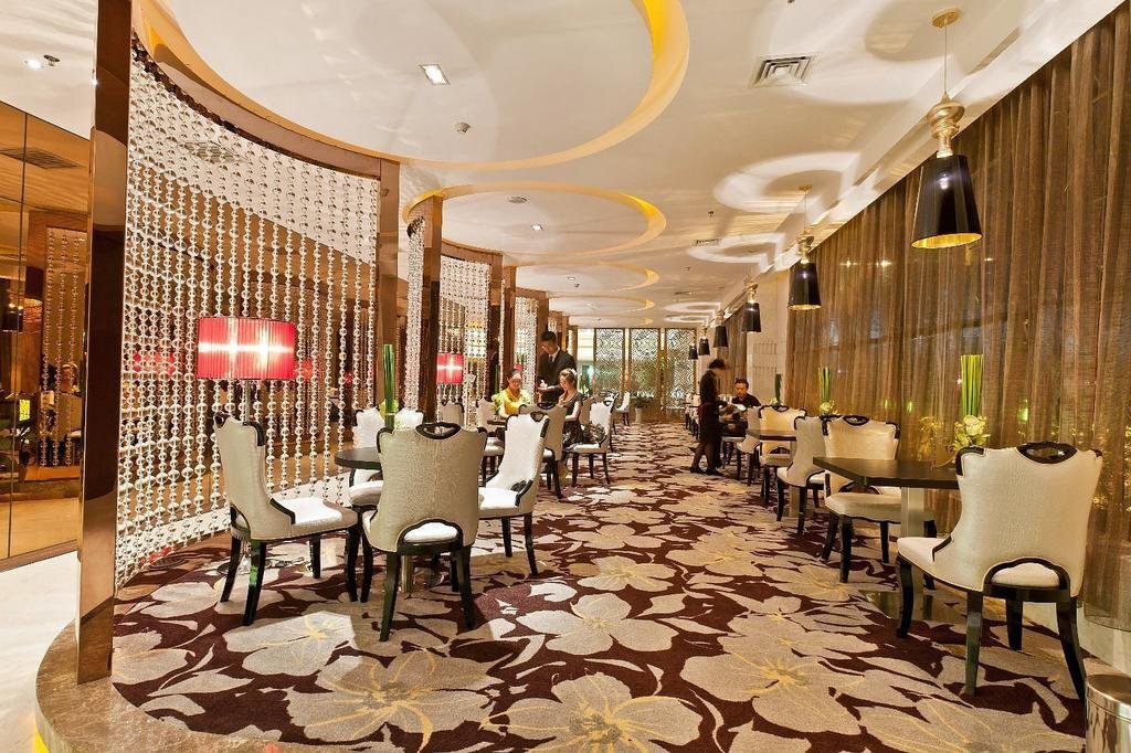 Xinyang East Earl Hotel — фото 3