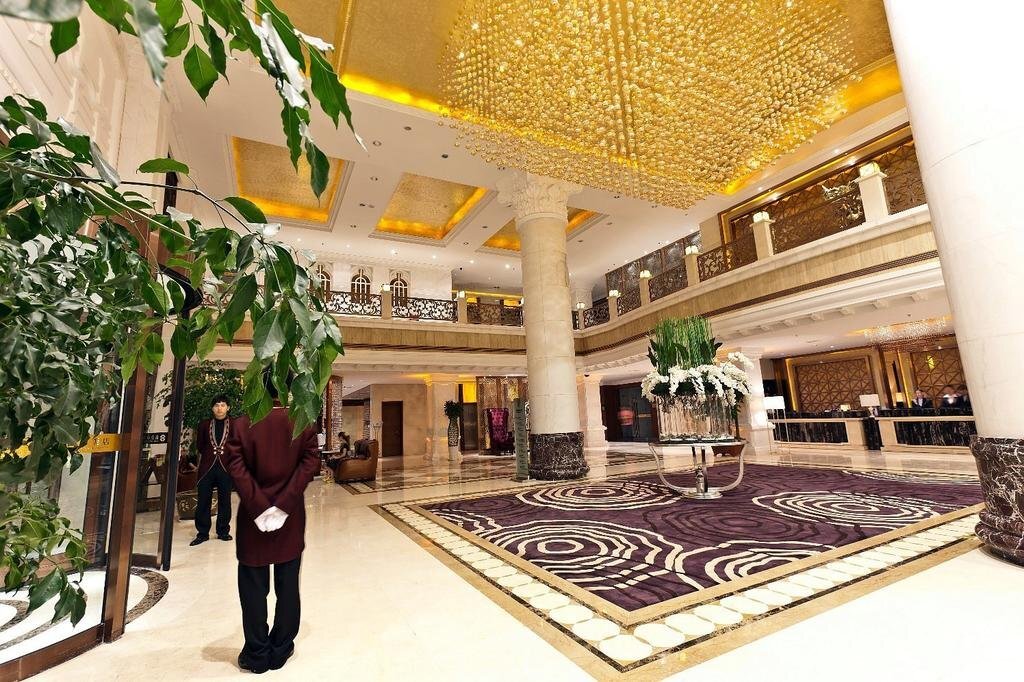 Синьян: Xinyang East Earl Hotel