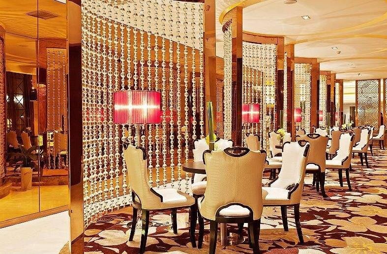 Синьян: Xinyang East Earl Hotel