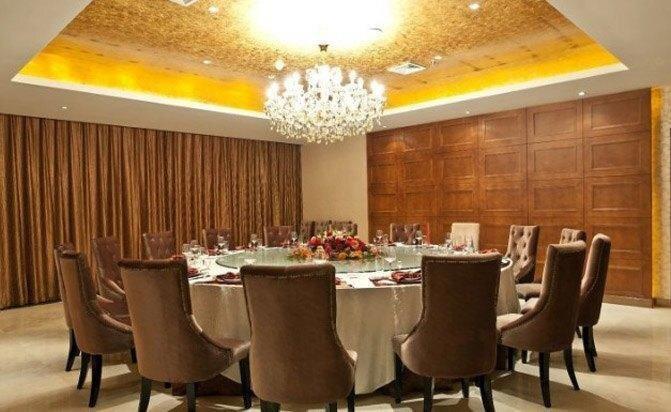 Синьян: Xinyang East Earl Hotel