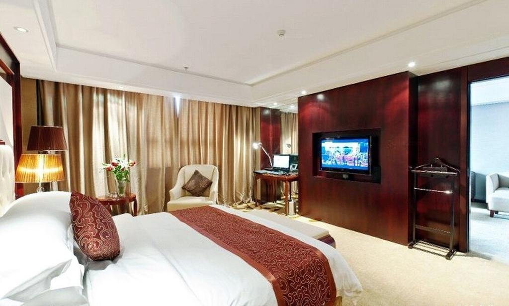 Синьян: Xinyang East Earl Hotel