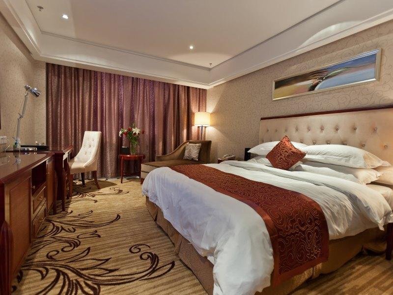 Синьян: Xinyang East Earl Hotel