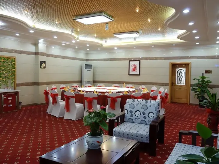 Синьян: Shihe Hotel Xinyang