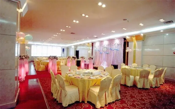 Shihe Hotel Xinyang — фото 4