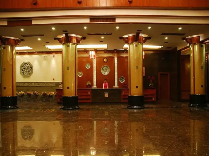 Шанграо: Yunxi Grand Hotel Wuyuan