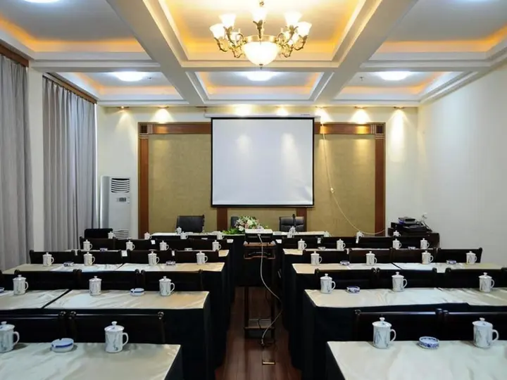 Шанграо: Yunxi Grand Hotel Wuyuan